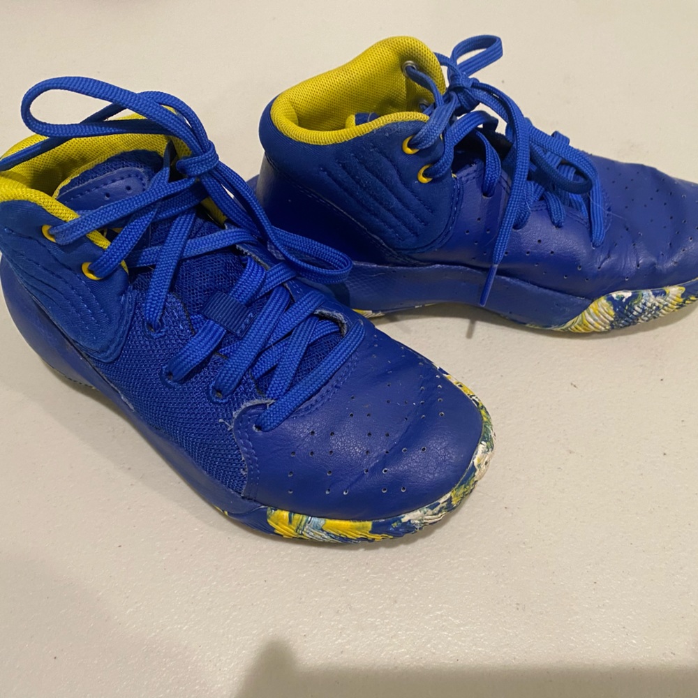 size 13! Under Armour Sneakers